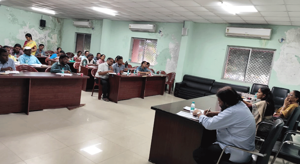 Door-to-Door Fever Survey | నగరంలో ఇంటింటి జ్వర సర్వే చేపట్టాలి.. రామగుండం మున్సిపల్‌ కమిషనర్‌ జే అరుణ శ్రీ