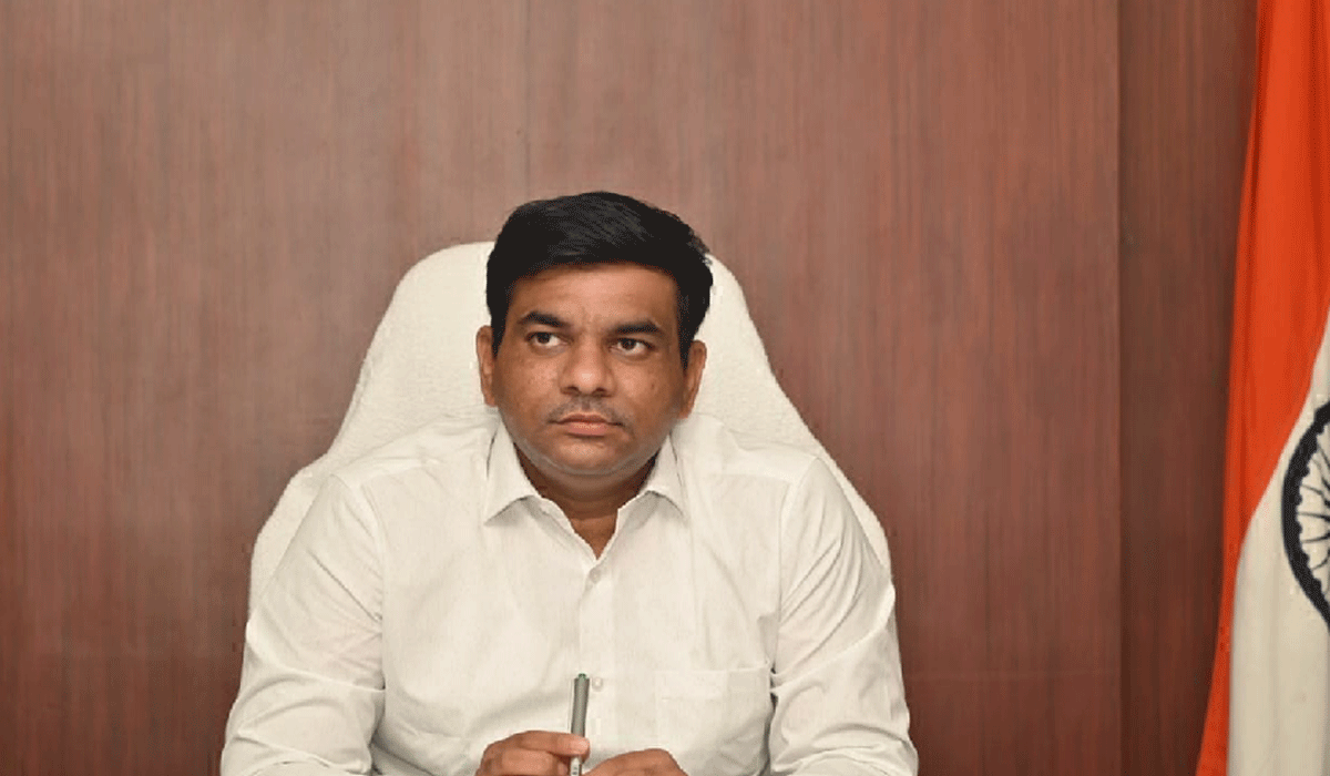 Fake calls | కరీంనగర్‌ మున్సిపల్ కమిషనర్ పేరుతో ఫేక్ కాల్స్.. సైబర్ నేరగాళ్ల కొత్త దందా