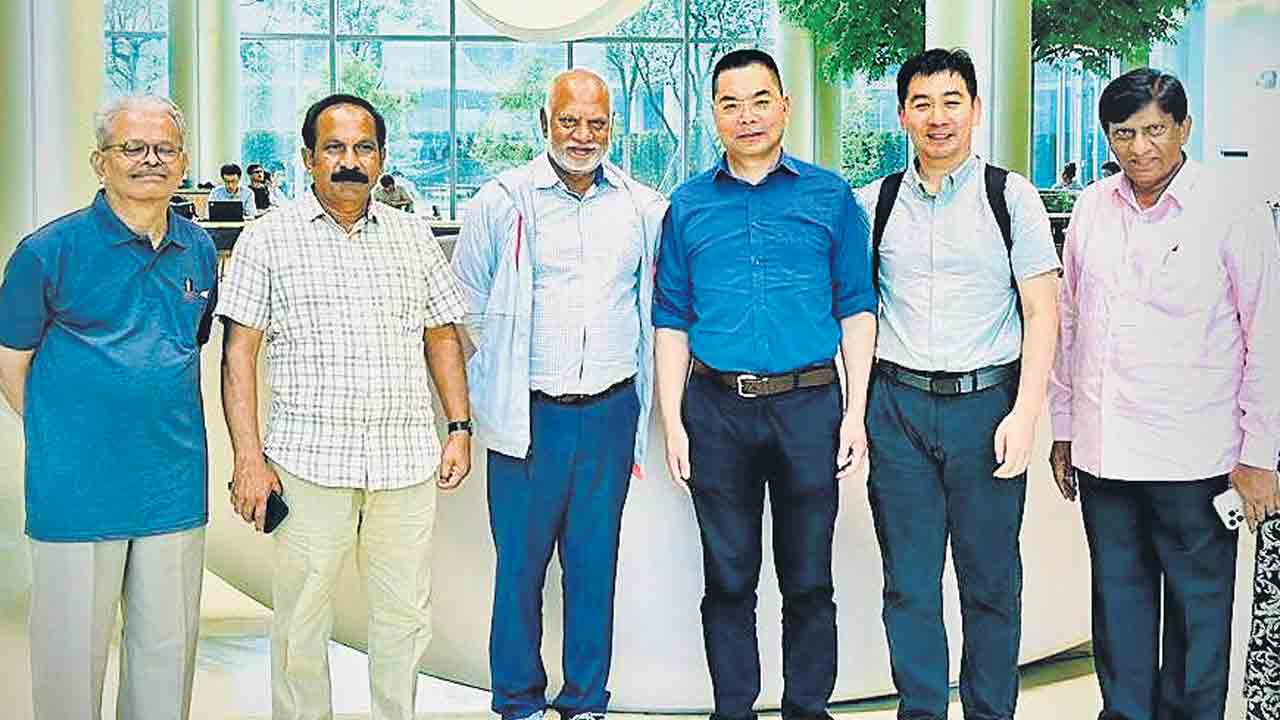 చైనా పర్యటనలో బోయినపల్లి బృందం