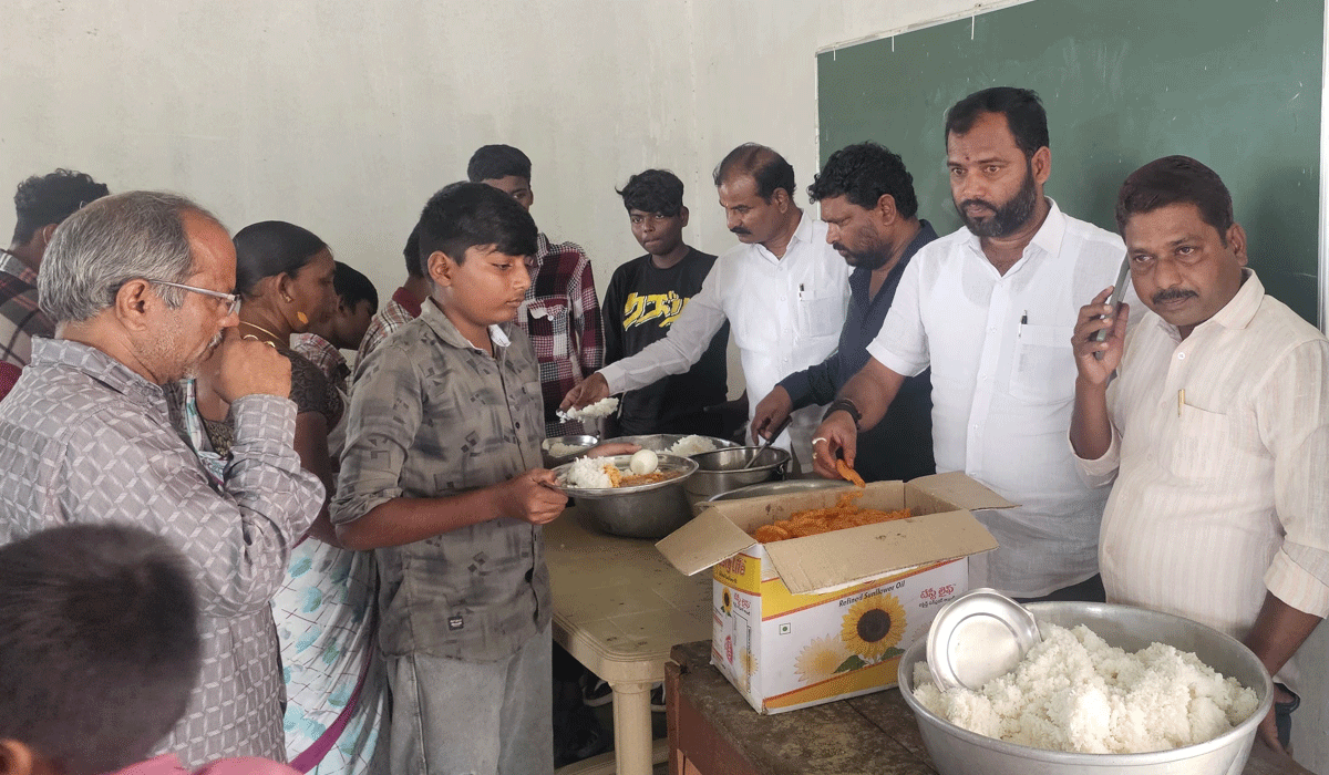 Bandi Sanjay | రుద్రంగిలో ఘనంగా కేంద్రం మంత్రి బండి సంజయ్ జన్మదిన వేడుకలు