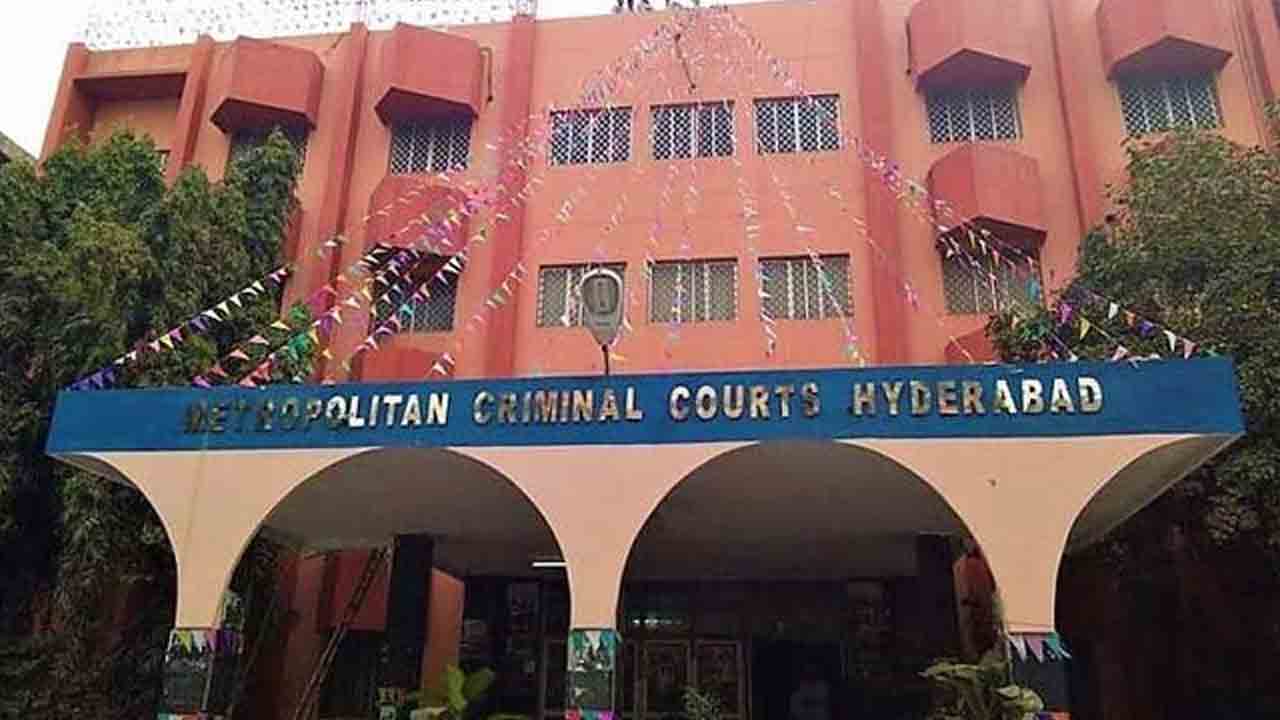 నాగేశ్వరరావును వేధించడంపై కోర్టు ఆగ్రహం