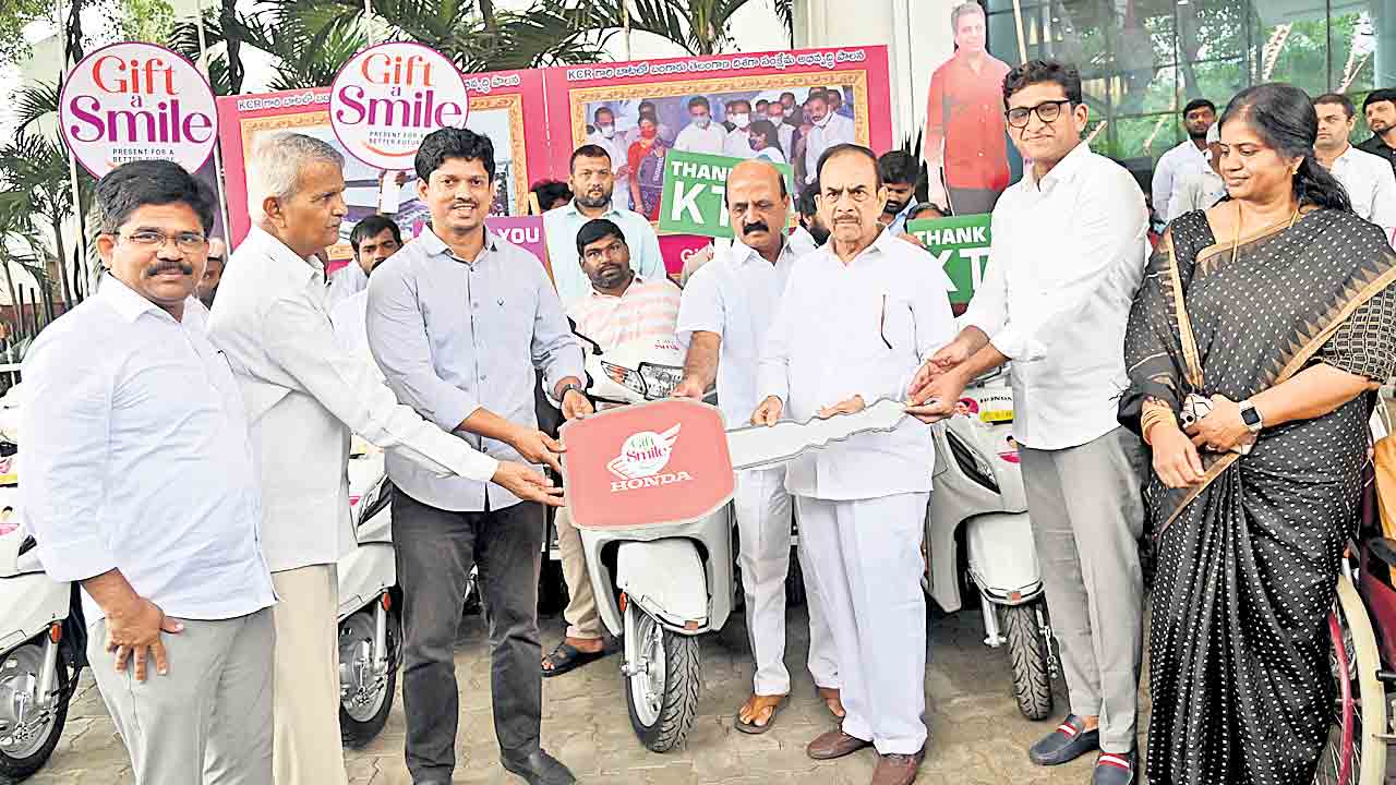 ప్రజాప్రయోజనాలకే రాజకీయాలు