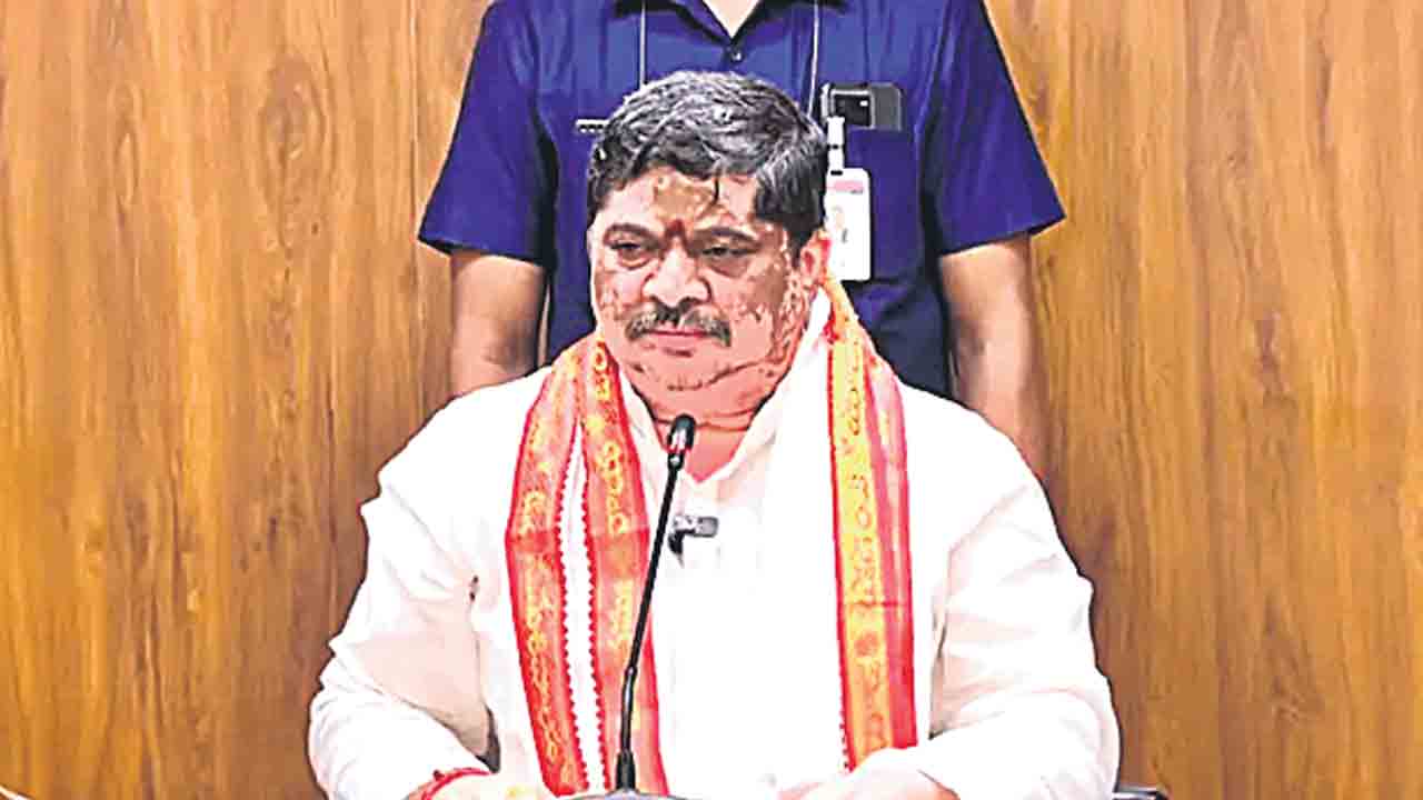 పైసా తేలేని బీజేపీ లేఖలు రాయడమా?