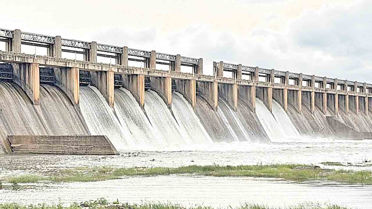 తుంగభద్ర డ్యామ్‌ గేట్లు మార్పు