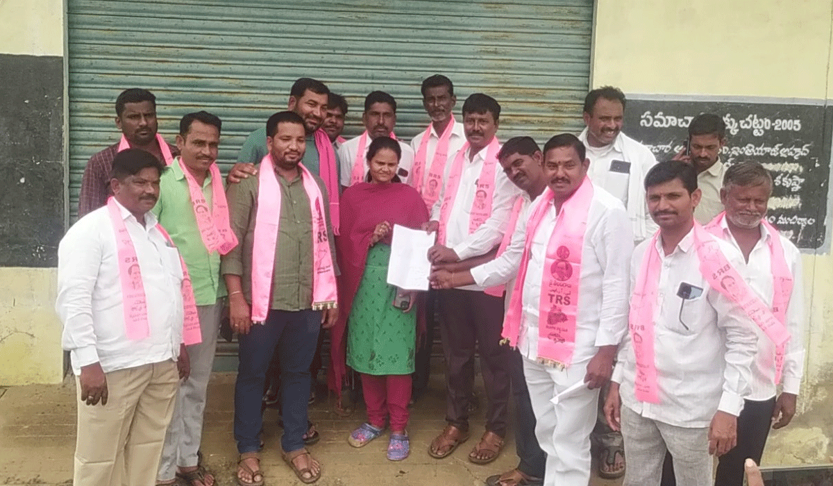 Sufficient urea | మండలానికి సరిపడా యూరియా అందజేయాలి.. నెన్నెల బీఆర్ఎస్ మండల అధ్యక్షుడు సాగర్ గౌడ్