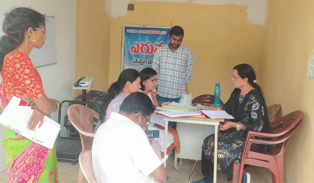 Urea | యూరియా సరిపడా ఉంది.. రైతులు ఆందోళన చెంద వద్దు.. డీఏవో కల్పన