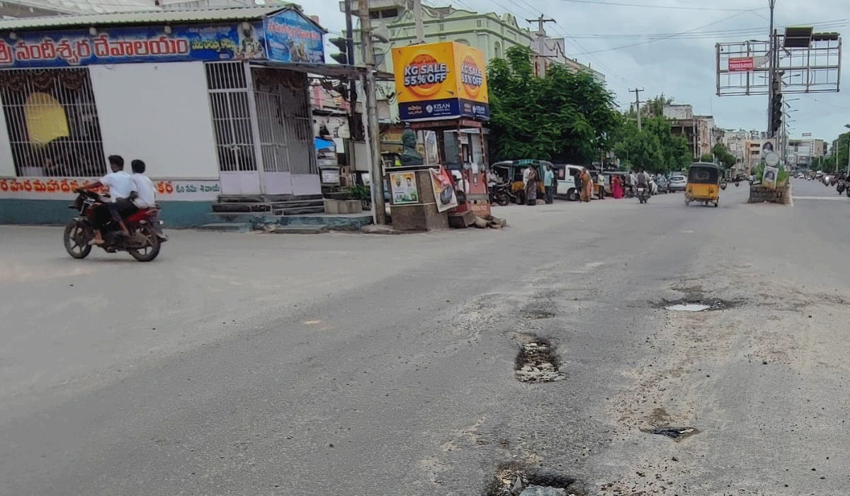 Korutla | గుంతల మయం.. గుండెల్లో భయం.. కోరుట్లలో అధ్వాన్నంగా రహదారుల దుస్థితి