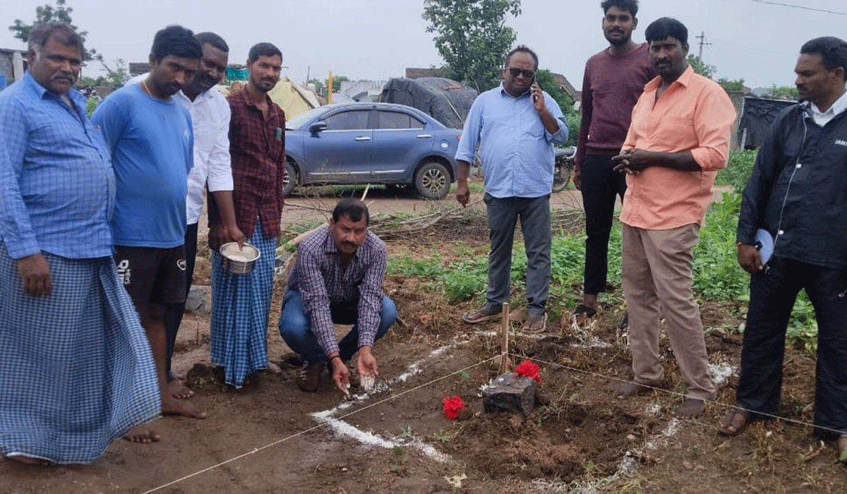 Indiramma houses | ప్రభుత్వ నింబంధనలు ప్రకారమే ఇందిరమ్మ ఇండ్ల నిర్మాణాలు చేపట్టాలి.. ఎంపీడీవో చౌడారపు గంగాధర్