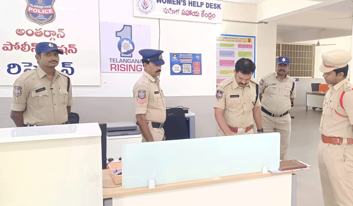 Peddapally | ఆధునిక సాంకేతికతపై పట్టు సాధించుకోవాలి.. పెద్దపల్లి డీసీపీ కరుణాకర్