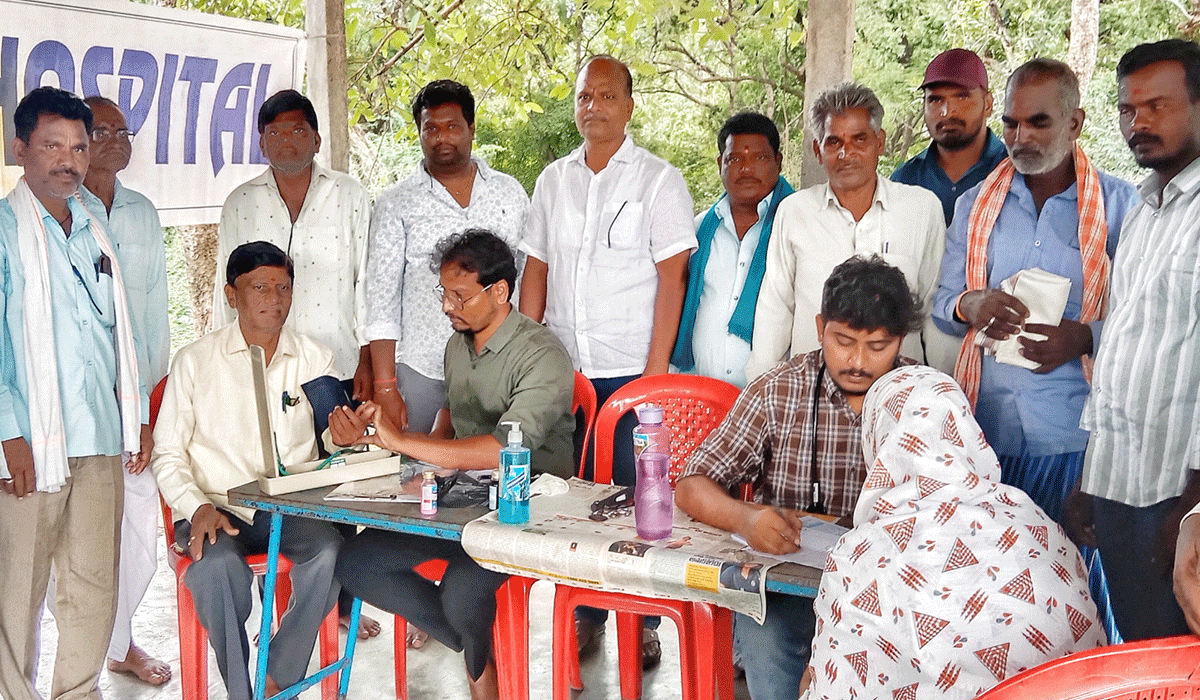 Free medical camp | హంగర్గ బీసీ కాలనీ ఆబాదిలో ఉచిత వైద్య శిబిరం