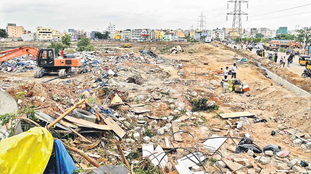 పేదలకో న్యాయం.. పెద్దలకో న్యాయమా