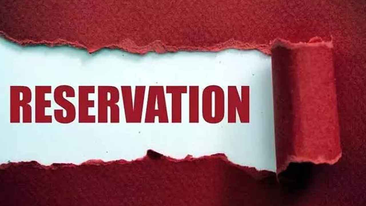 42 శాతం రిజర్వేషన్‌పై బీసీ కమిషన్‌ చర్చ