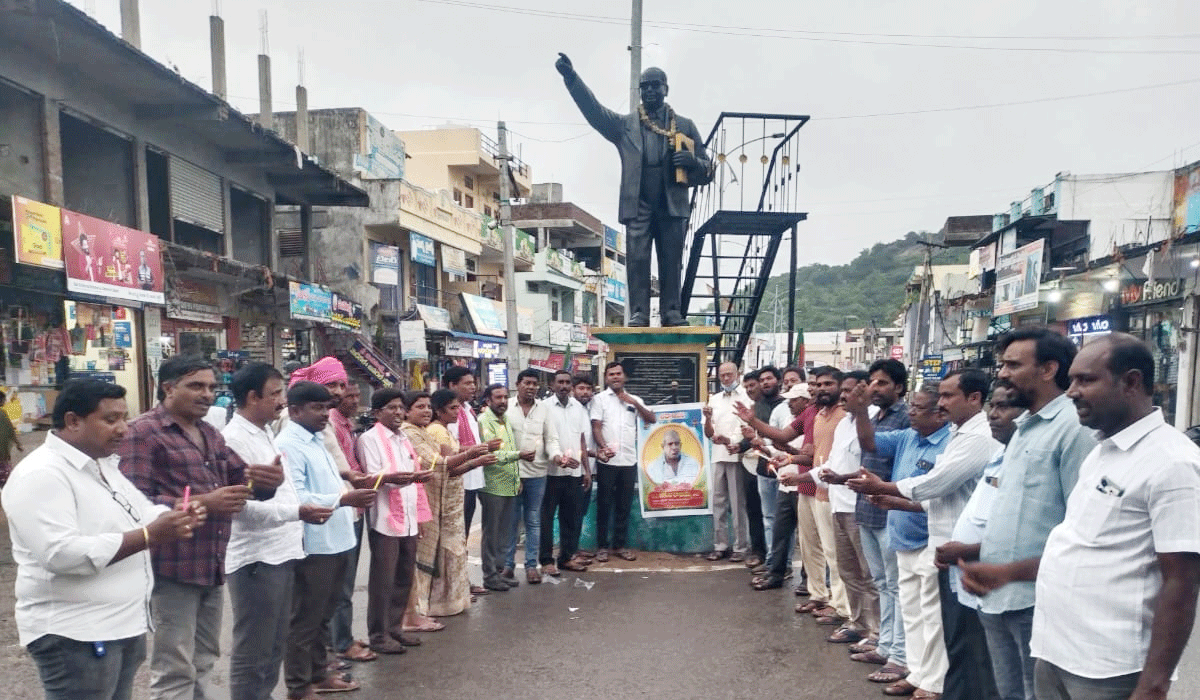 GP Worker | ఎంపీడబ్ల్యూ ఆకుల రాజయ్య కుటుంబాన్ని ఆదుకోవాలని బీఆర్‌ఎస్‌ ఆందోళన
