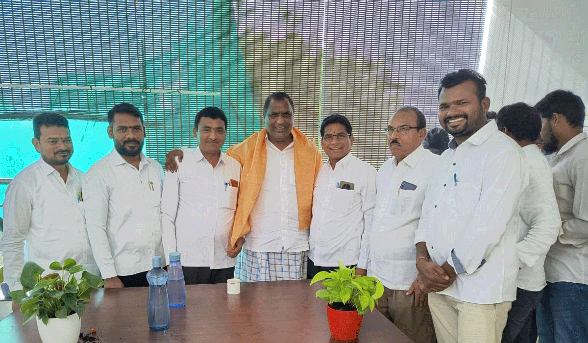 Minister Adluri Laxman Kumar | న్యాయవాదుల సమస్యల పరిష్కారానికి కృషి చేస్తా.. మంత్రి అడ్లూరి లక్ష్మణ్ కుమార్