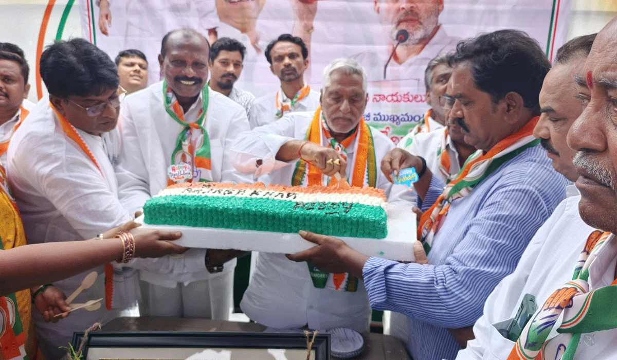 Jeevan Reddy | వైఎస్సాఆర్ పేదల పాలిట దేవుడు.. మాజీ మంత్రి జీవన్ రెడ్డి