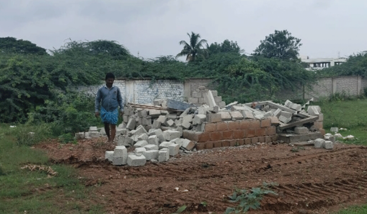 Ramagundam | ‘నమస్తేతెలంగాణ’ కథనంతో రామగుండం బల్దియాలో అక్రమ నిర్మాణాలపై బల్దియా కొరడా…