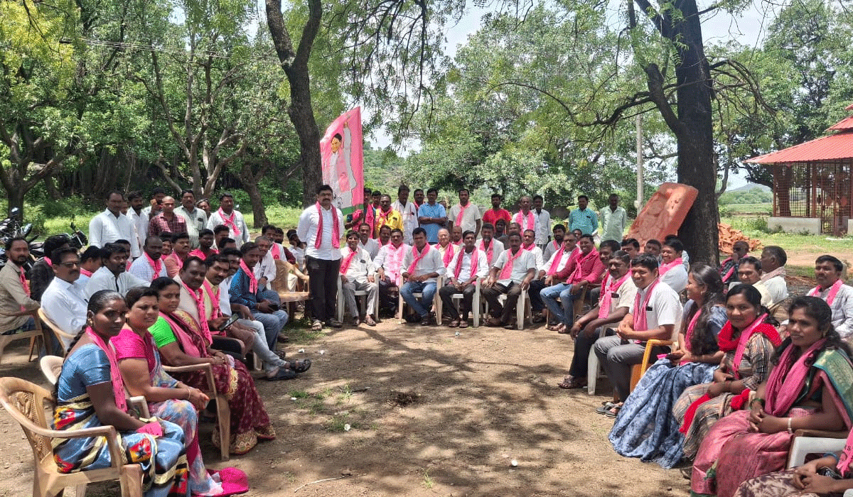 local bodies | స్థానిక సంస్థల్లో ఎన్నికల్లో బీఆర్ఎస్ సత్తా చాటాలి.. నంది మేడారం ప్యాక్స్ చైర్మన్ ముత్యాల బలరాం రెడ్డి