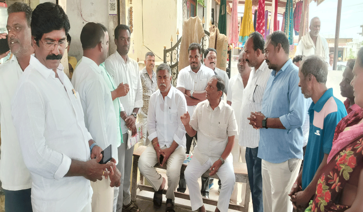 Koppula Eshwar | యూరియూ పంపిణీలో కాంగ్రెస్ ప్రభుత్వం విఫలం.. రాష్ట్ర మాజీ మంత్రి కొప్పుల ఈశ్వర్