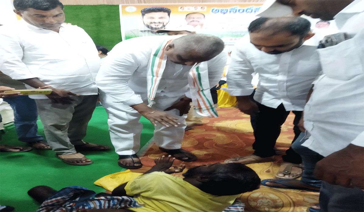 Minister Adluri | ఇందిరమ్మ ఇళ్లుకు నేను అర్హుడిని కాదా సారూ..? మంత్రి అడ్లూరికి ఓ దివ్యాంగుడి మొర