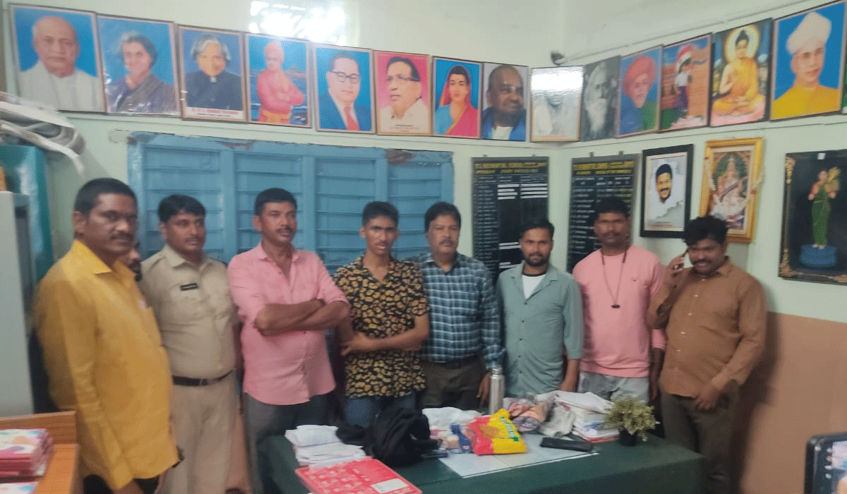 TGRJC | నంది మేడారం టీజీఆర్‌జేసీ నుంచి ఇంటర్ విద్యార్థి పరార్.. హైరానా మధ్య ఆచూకీ లభ్యం