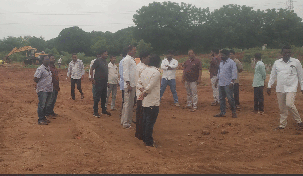 Raghavpur | రాఘవాపూర్ లో ప్రభుత్వ భూముల చదునుపై ఆందోళన