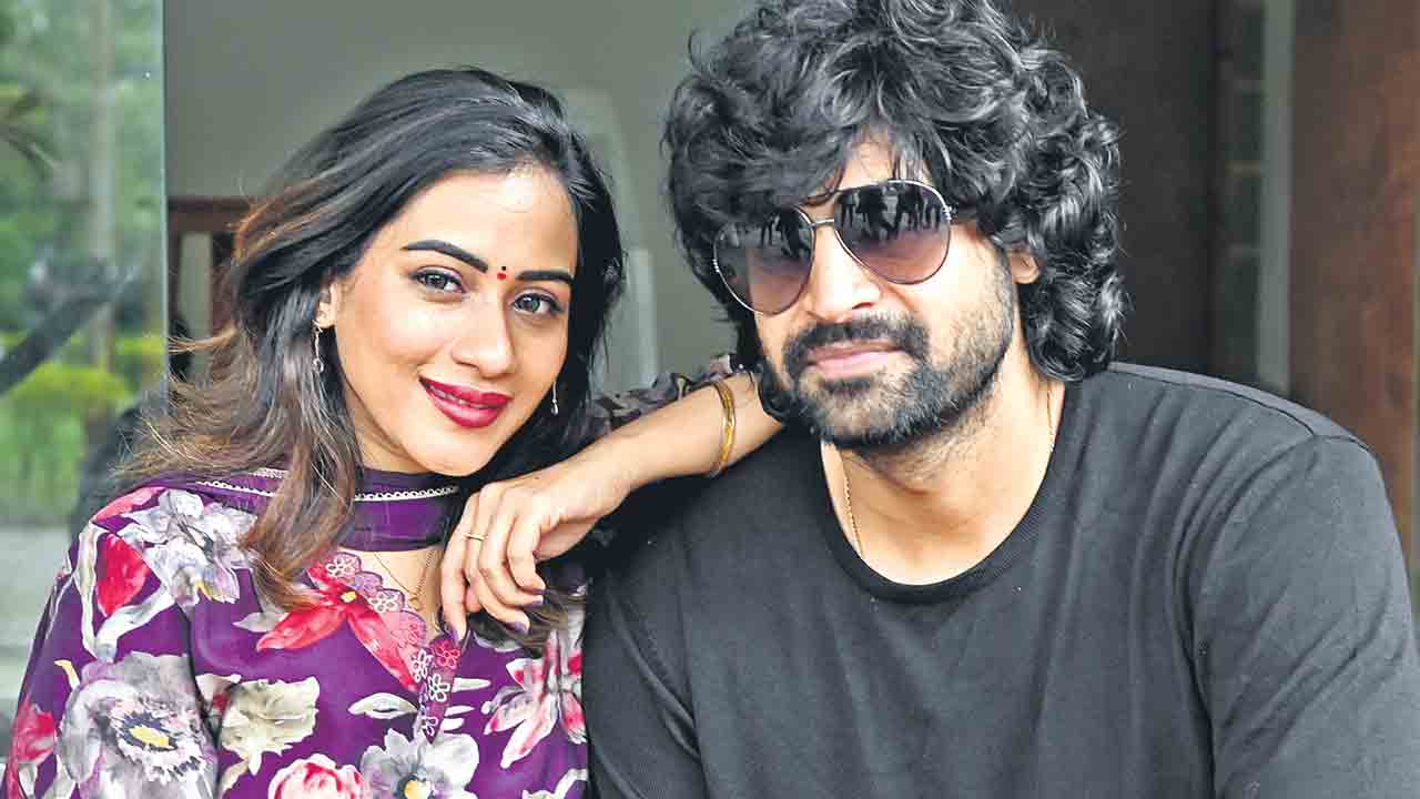 యువత మెచ్చే అంశాలతో..