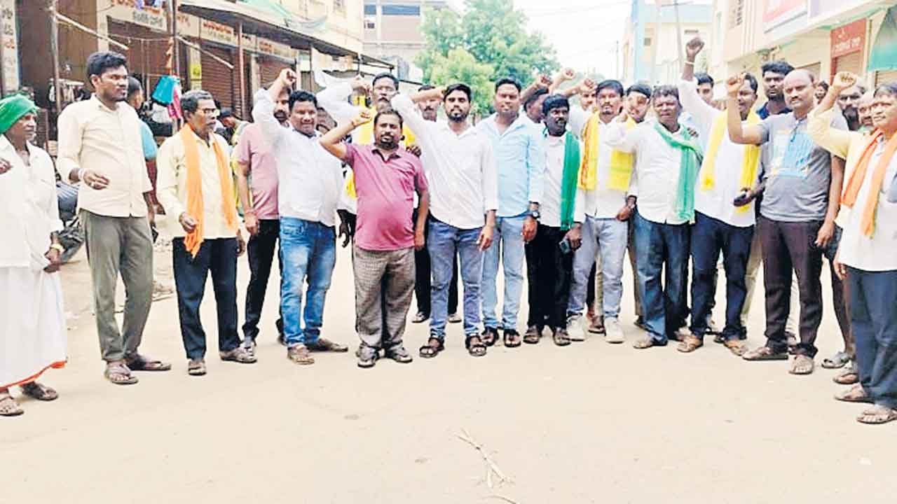 ఆదివాసీల బంద్‌ సక్సెస్‌