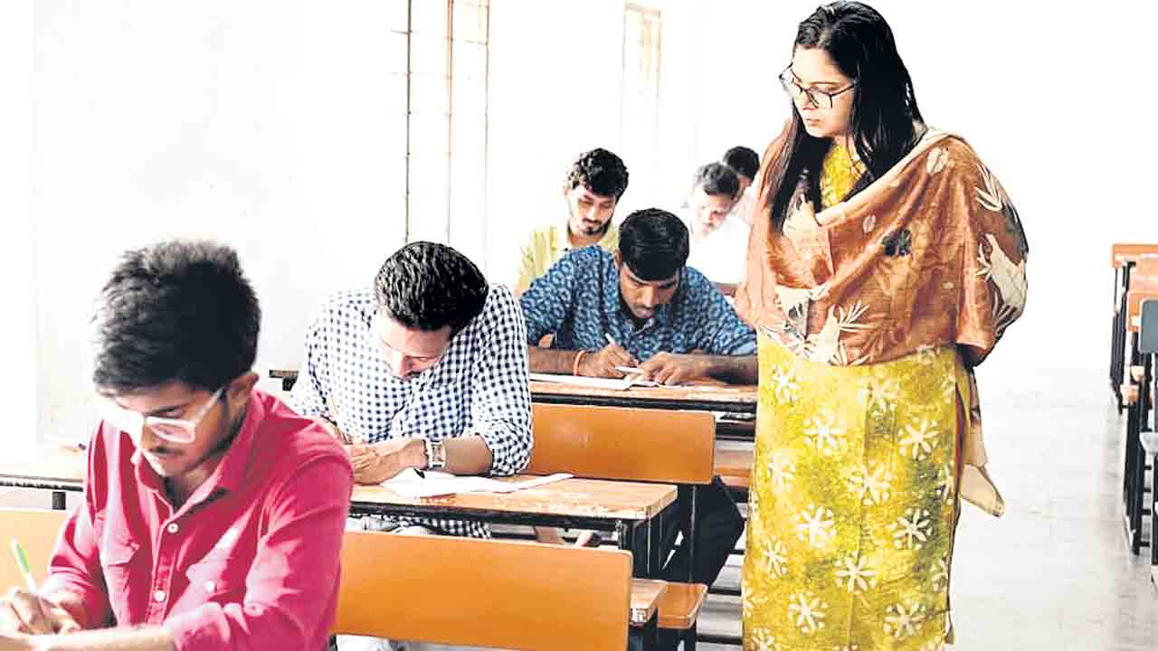 పరీక్ష కేంద్రం తనిఖీ