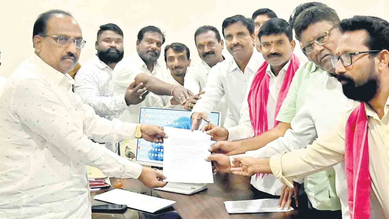 జంక్షన్‌లు కూల్చివేయడం దారుణం