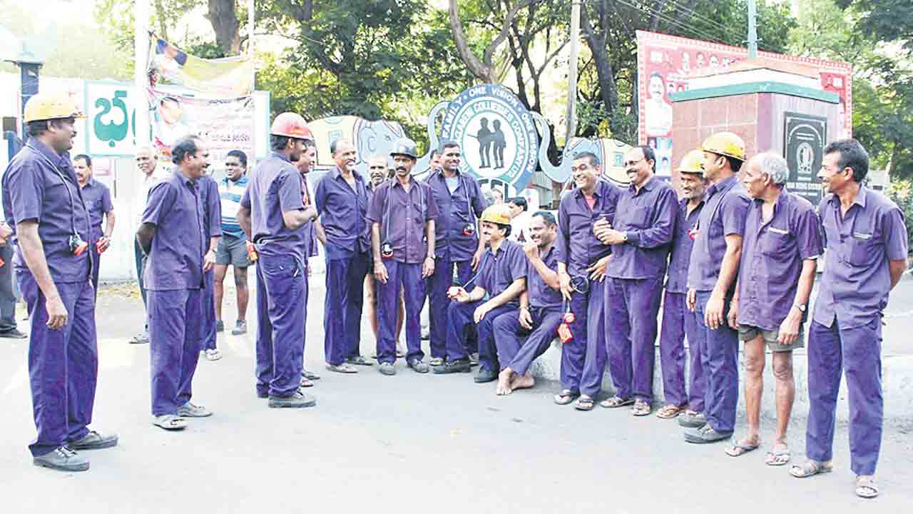 నేడు దేశవ్యాప్తంగా కార్మికుల సమ్మె