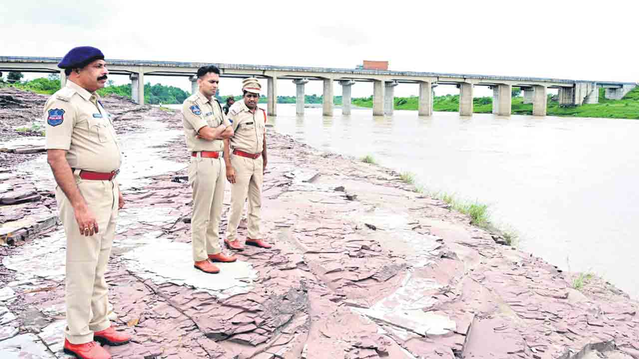 ఉన్నత లక్ష్యాలను సాధించాలి