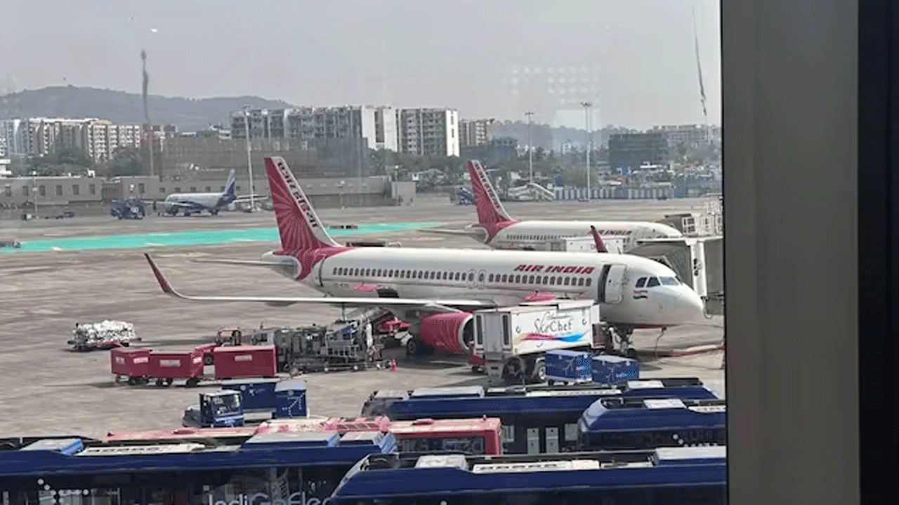 Air India | రన్‌వేపై అదుపుతప్పిన ఎయిర్‌ ఇండియా విమానం