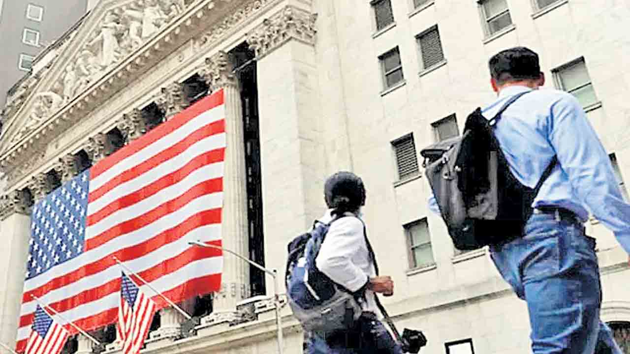 డాలర్‌ డ్రీమ్స్‌ గల్లంతు… అగ్రరాజ్యానికి భారీగా తగ్గిన భారత విద్యార్థులు