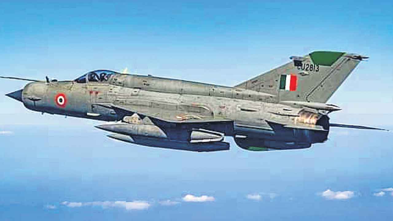 ఆర్మీ చేతికి ఎగిరే యుద్ధ ట్యాంకులు