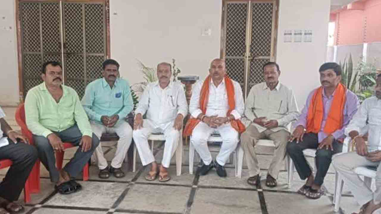 Arrest Demand | నిరుద్యోగులను మోసగించిన మైక్రో ఫైనాన్స్‌ చైర్మన్‌ను వెంటనే అరెస్టు చేయాలి