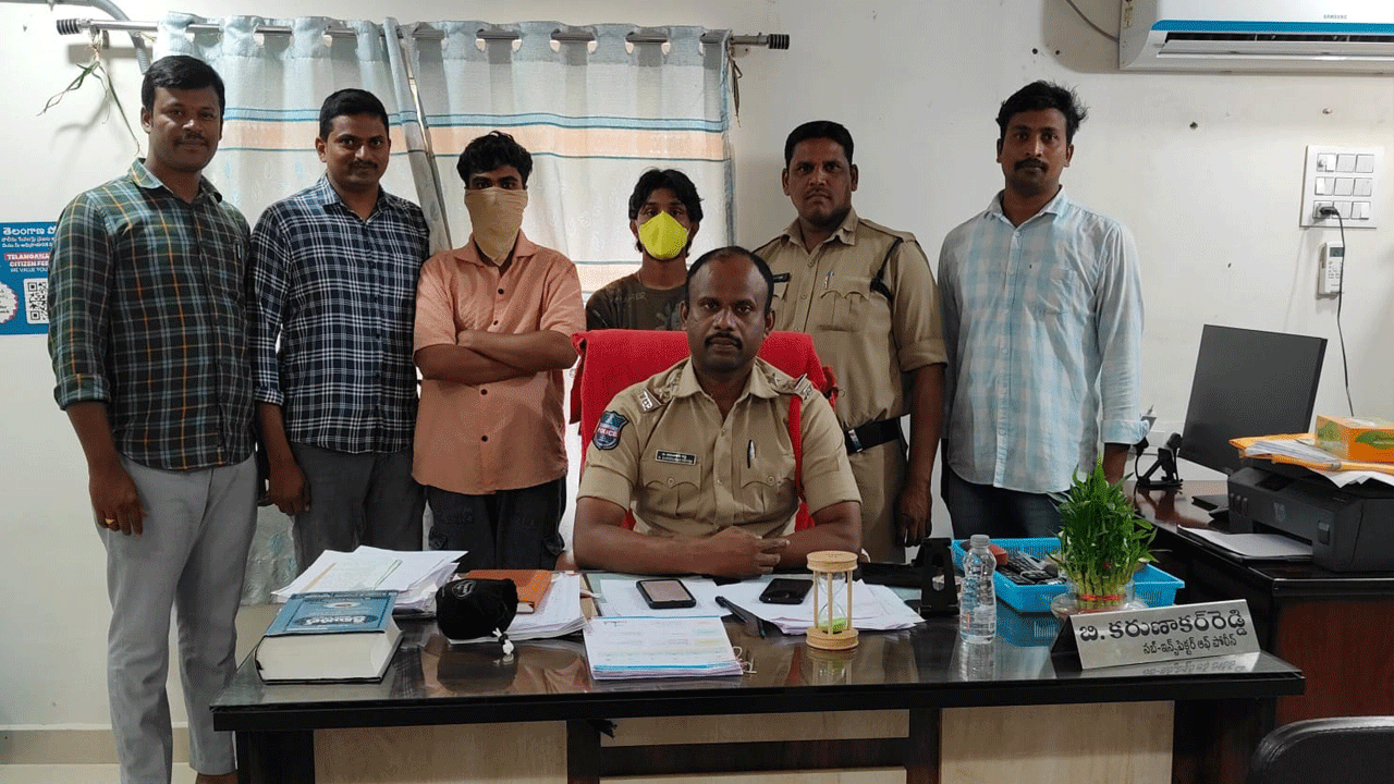 Arrest | వర్గల్ కమాన్ వద్ద అనుమానాస్పద వ్యక్తుల అరెస్ట్.. విచారణలో ఏం చెప్పారంటే..?