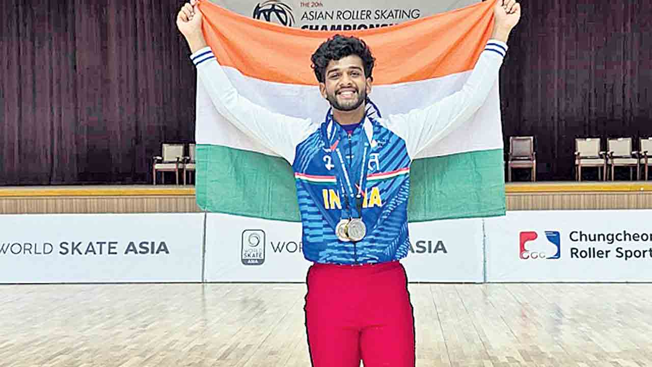 తేజేశ్ పతక జోరు.. ఏషియన్ రోలర్ స్కేటింగ్ టోర్నీ