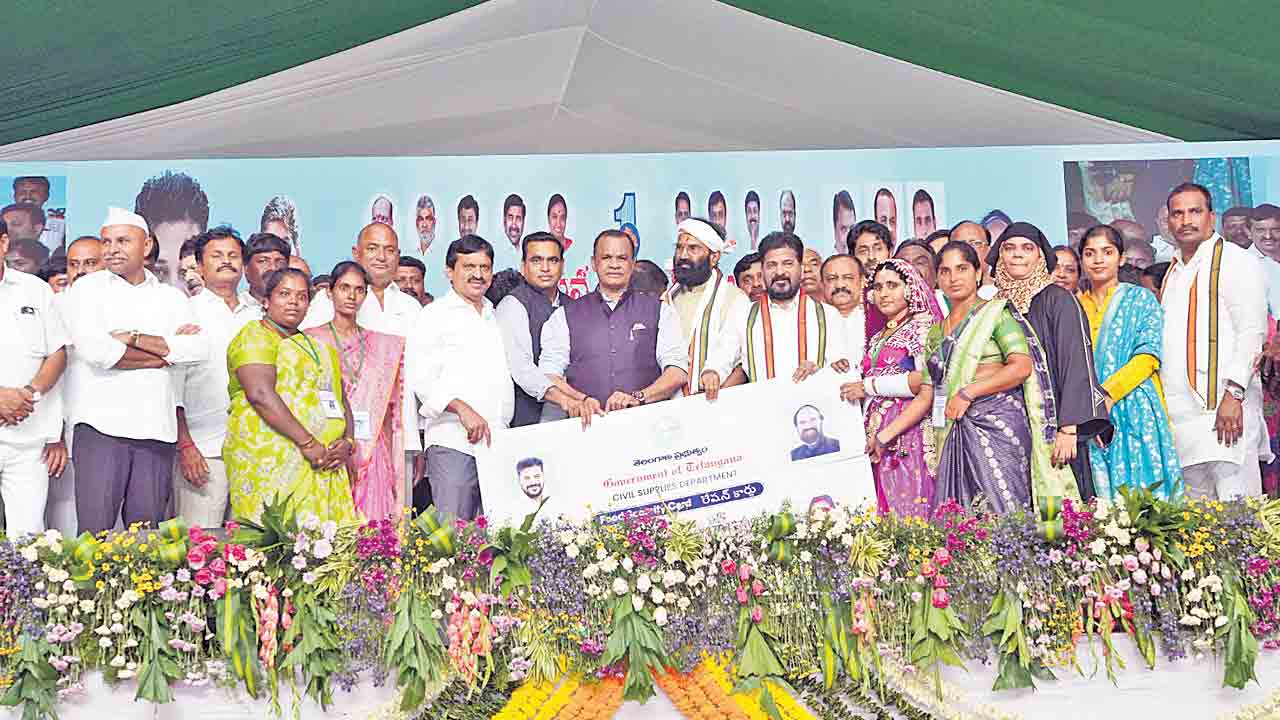 సీఎం గొప్పలు.. సభలో తిప్పలు.. స్పందించాలంటూ రేవంత్‌ పదే పదే కోరినా పట్టించుకోని ప్రజలు