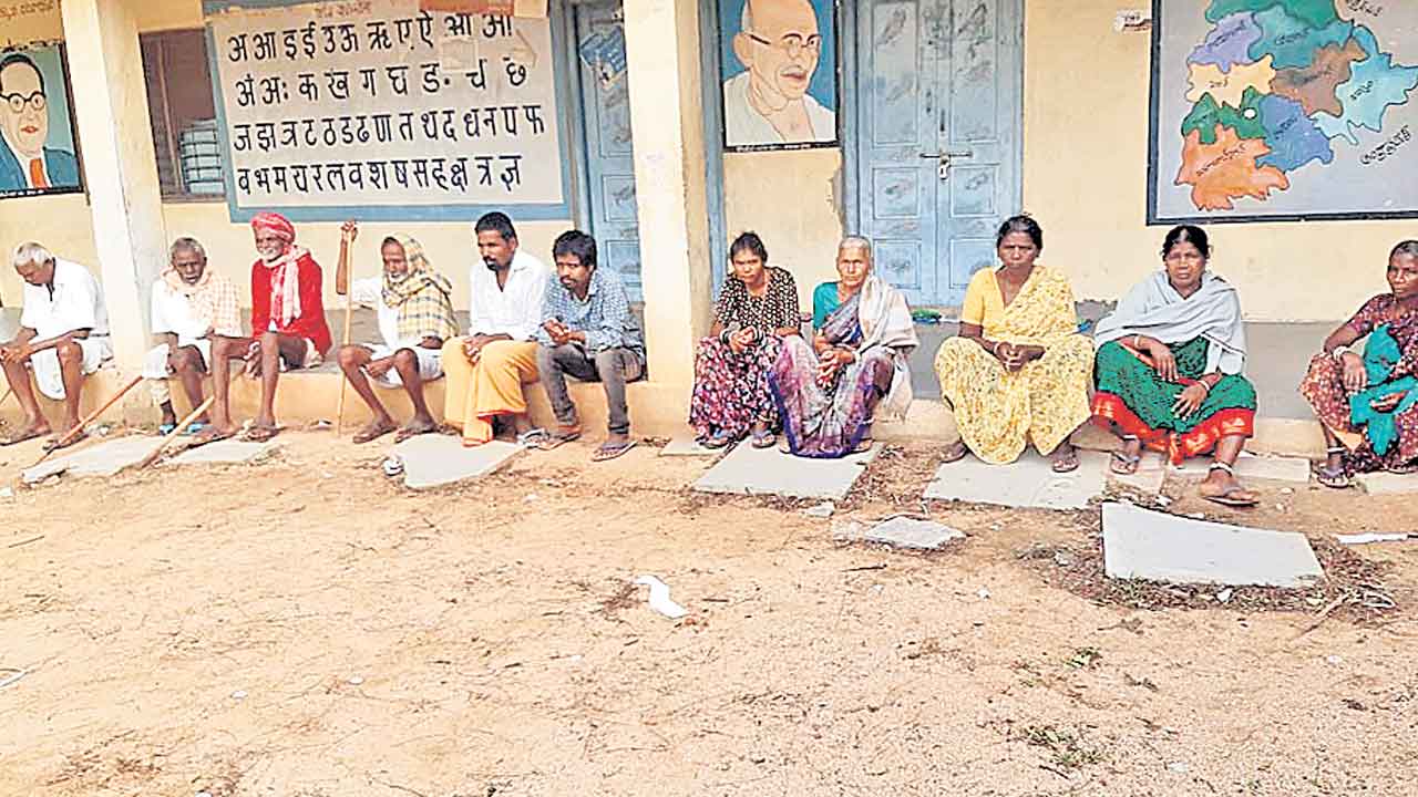 పింఛన్‌.. టెన్సన్.. ఆగస్టు ఒకటి వచ్చినా.. ఇంకా అందని జూలై నెల ఆసరా