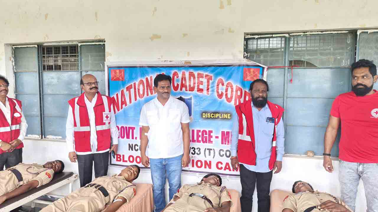 Blood Donation | రక్తదానం చేసి ప్రాణదాతలుగా నిలువాలి : డాక్టర్‌ హుస్సేన్‌