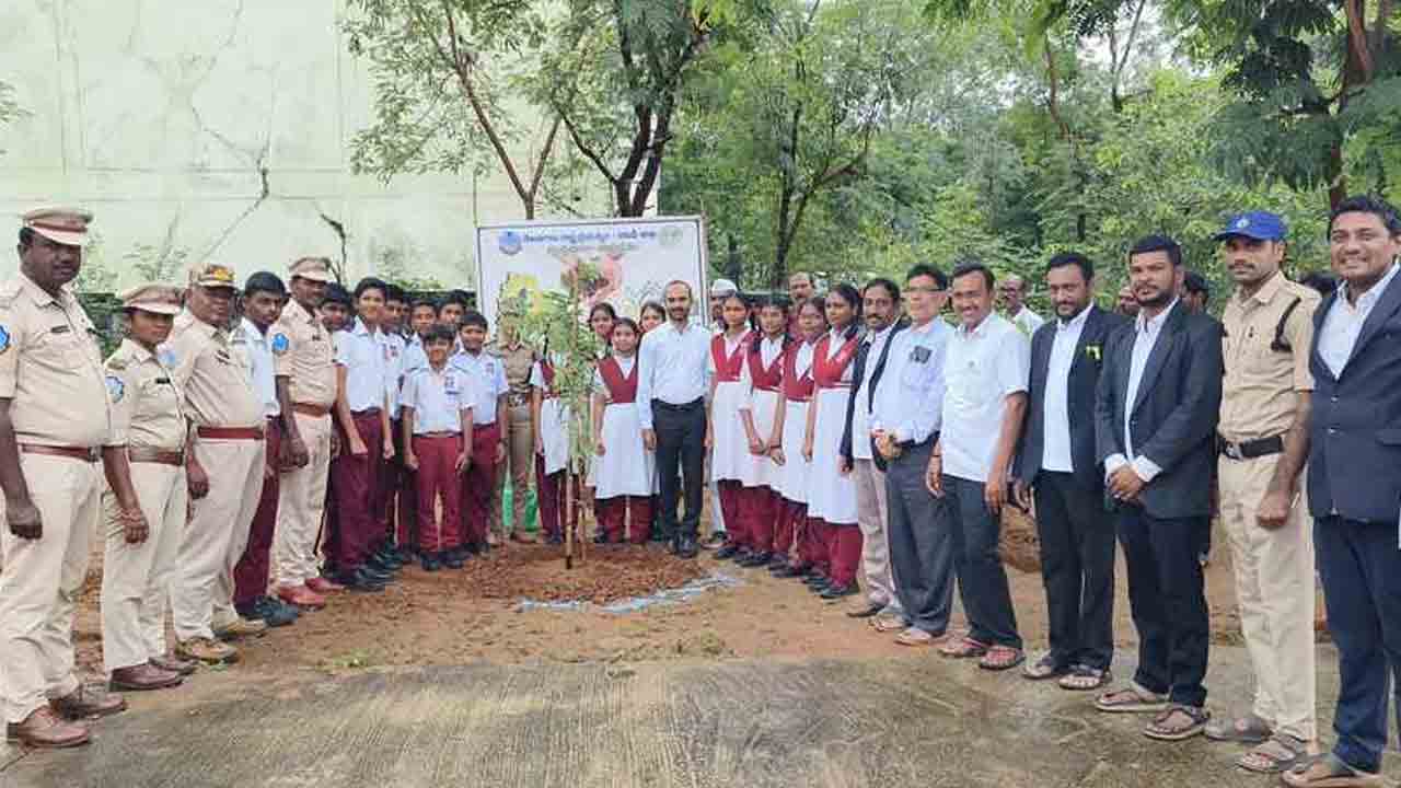 Civil Judge | ప్రతి ఒక్కరూ మొక్కలు నాటి సంరక్షించాలి : సివిల్ కోర్టు జడ్జి పర్వతనేని రవి