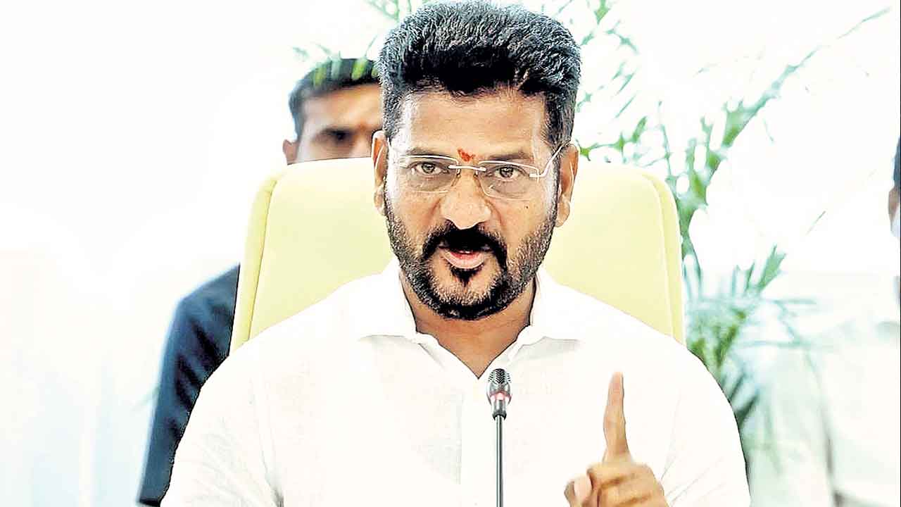 రైతుల్ని నిలువరించండి!.. ఎరువుల షాపుల వద్ద పోలీసులను పెట్టండి: సీఎం రేవంత్‌