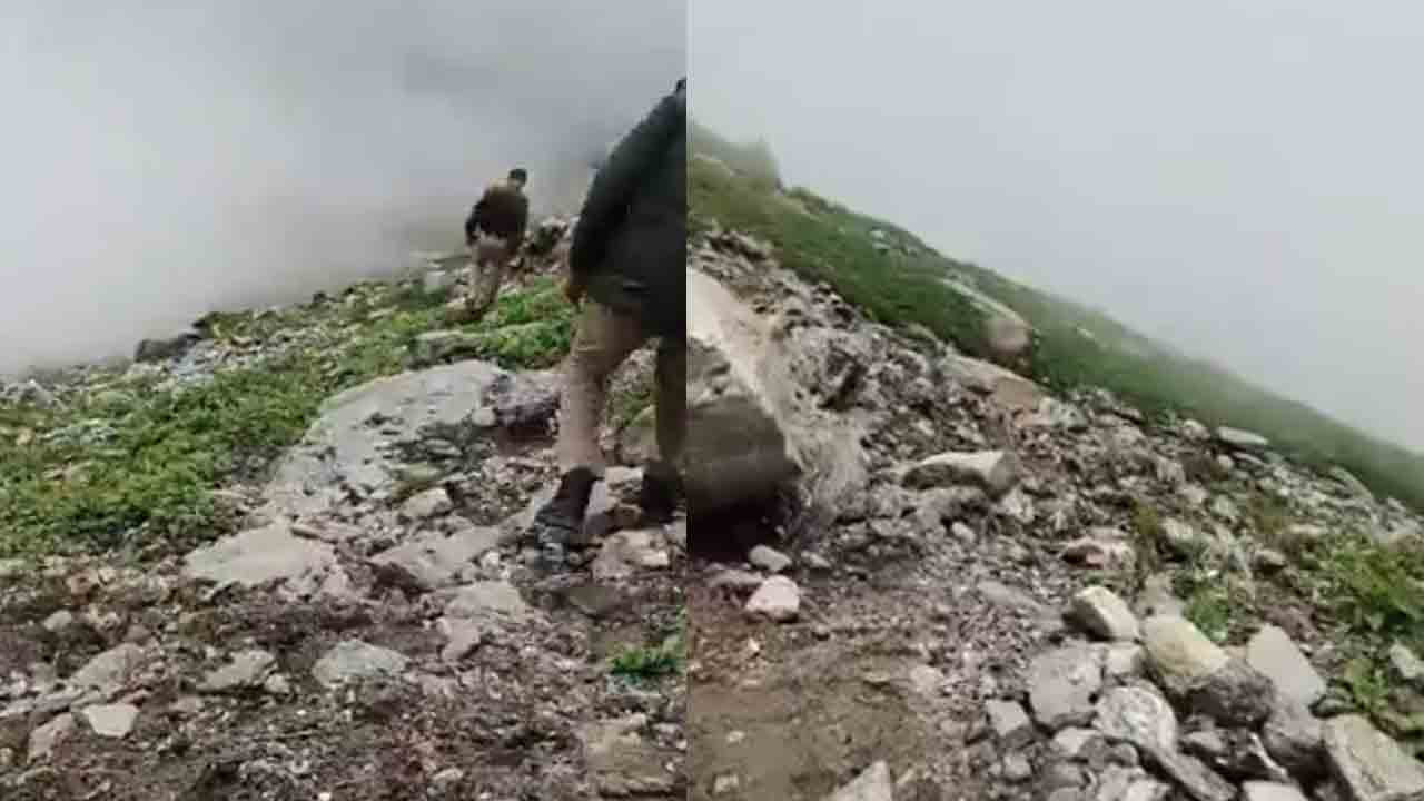 Road accident | అదుపుతప్పి కొండ పైనుంచి ఫల్టీలు కొట్టిన కారు.. నలుగురు దుర్మరణం