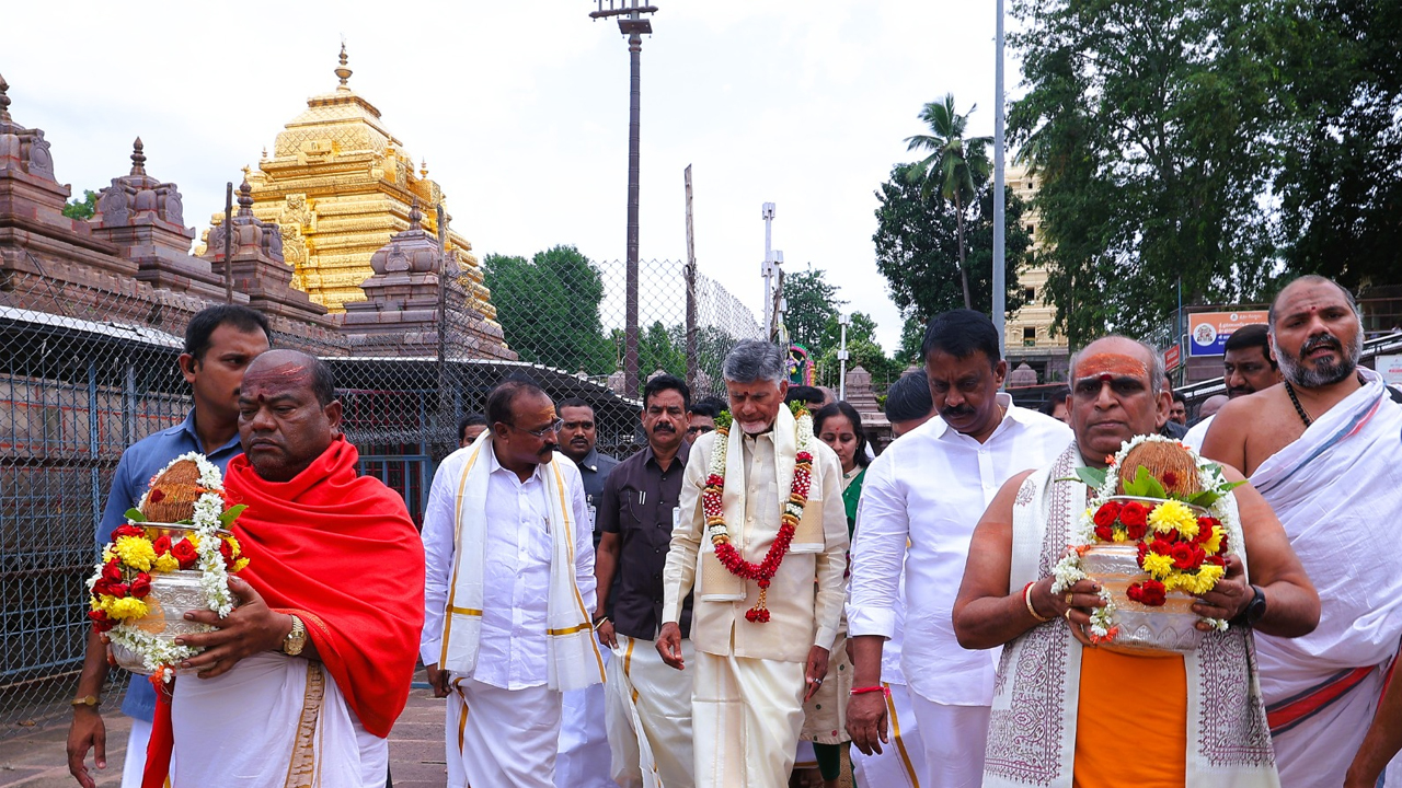 Srisailam | శ్రీశైలం మల్లికార్జున స్వామిని దర్శించుకున్న ఏపీ సీఎం చంద్రబాబు