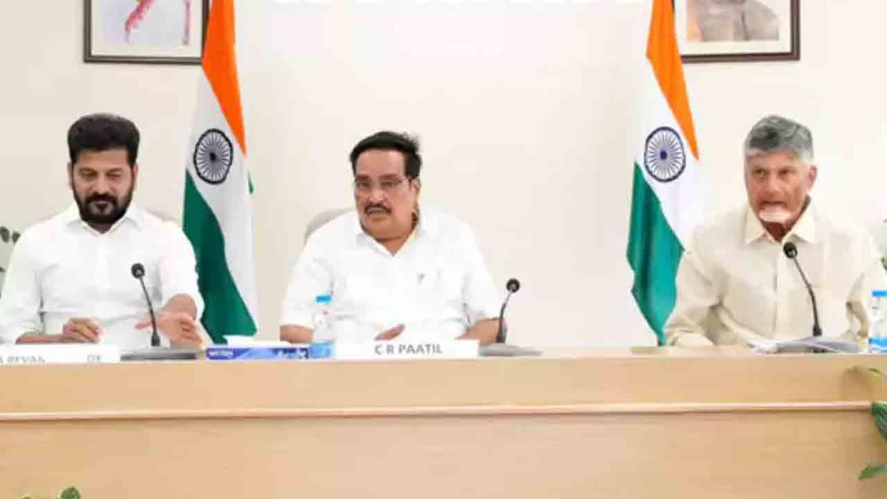 అడిగిందీ లేదు.. అడ్డుకున్నదీ లేదు.. కేంద్రం భేటీలో రేవంత్‌ తీరు