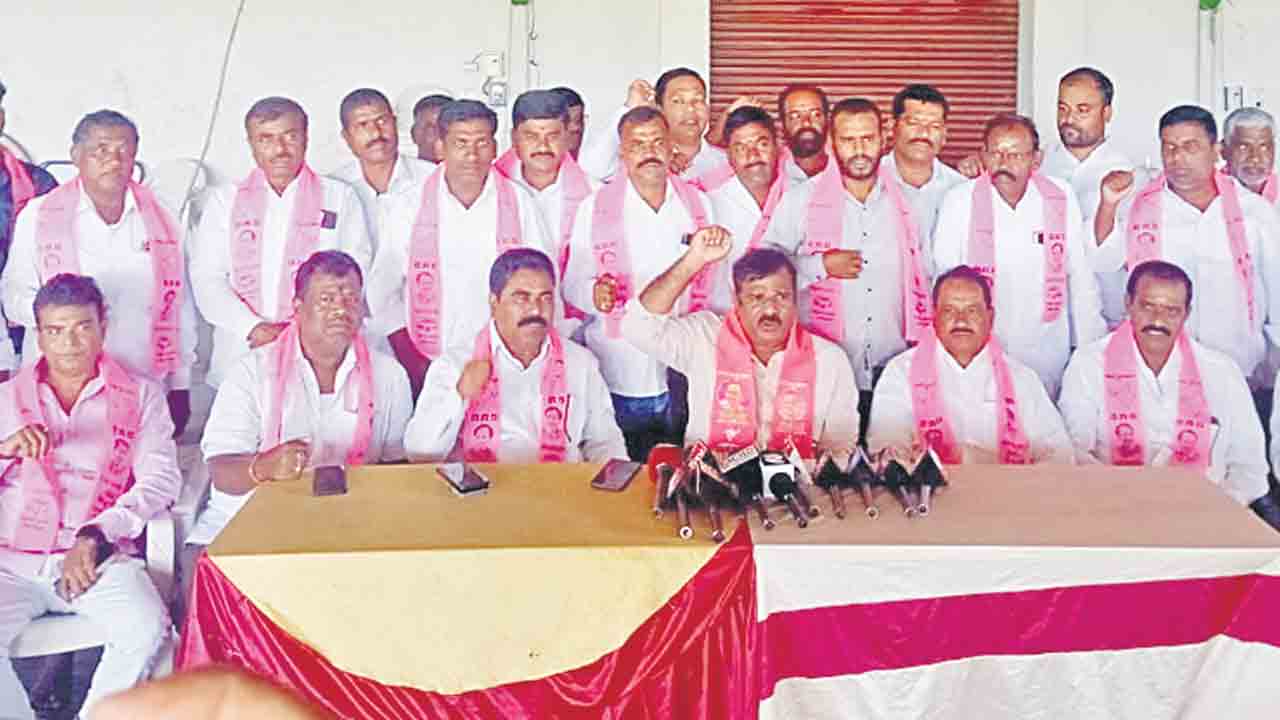 బీసీలను మోసం చేస్తున్న కాంగ్రెస్‌