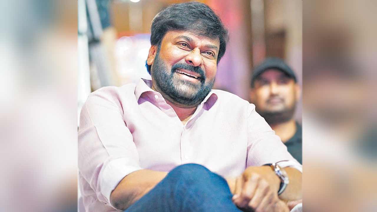 సత్యలోకం నేపథ్యంలో విశ్వంభర