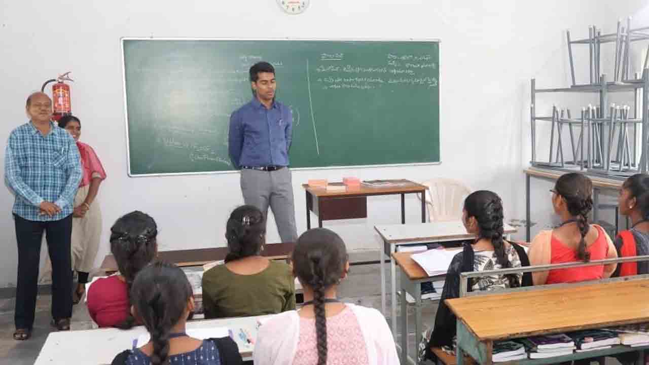 విద్యార్థులు ఉన్నతస్థాయికి ఎదగాలి