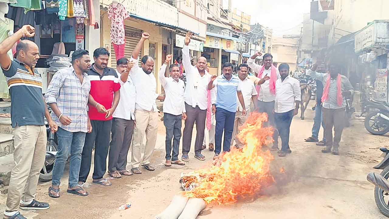 ఎందుకు సన్మానాలు? సంబురాలు దేనికి?