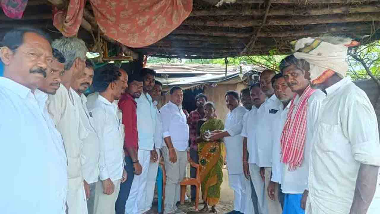 Addi Bhoja Reddy | వ్యవసాయ కూలీ కుటుంబానికి అండగా ఉంటాం : డీసీసీబీ చైర్మన్ అడ్డి భోజారెడ్డి